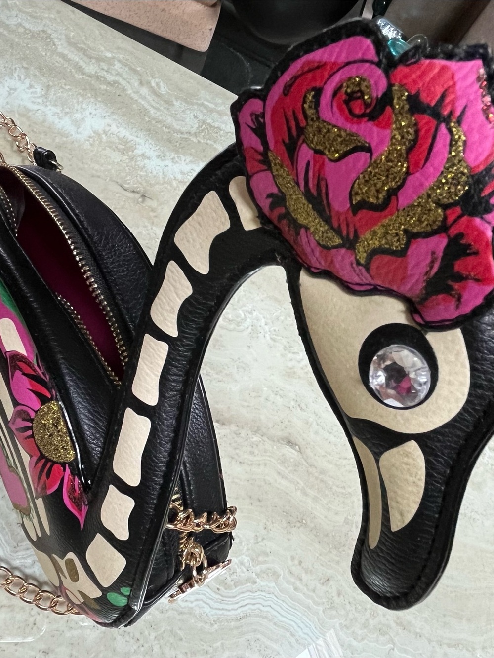 Betsey Johnson BETSEYVILLE Flamingo Sugerskull Crossbody glow in the dark! - Picture 7 of 10